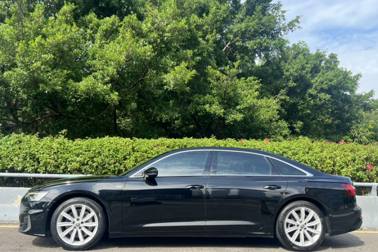 Audi A6 2021 car image #5