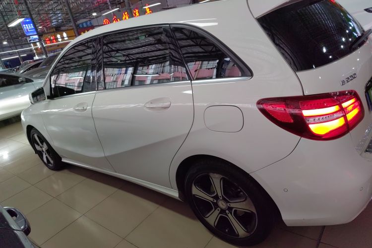 Mercedes-Benz B Class 2017 #5 Mercedes-Benz B Class 2017 صورة سيارة #5