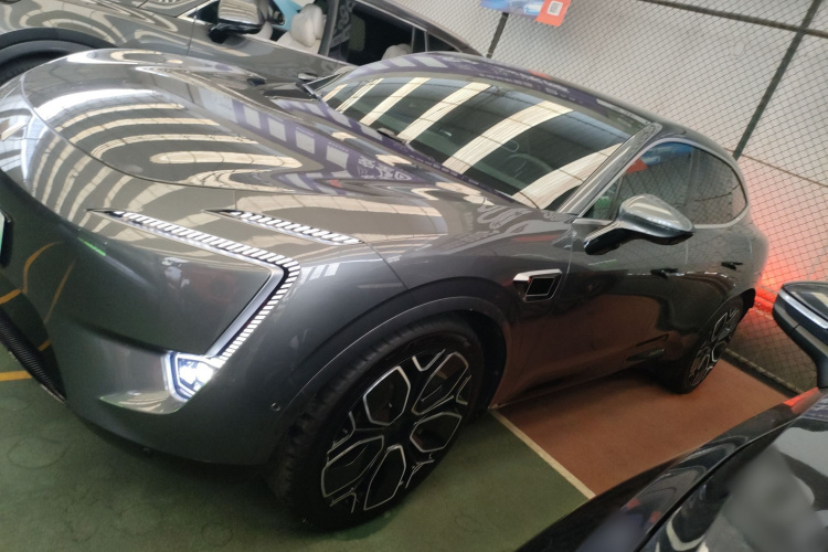 Avatr 11 2022 car image #5