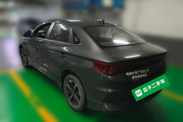 BYD e3 2020 immagine di auto #5