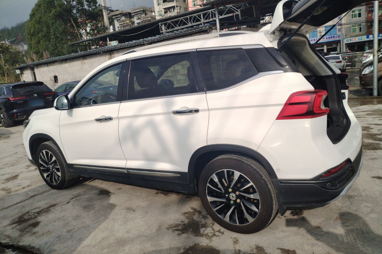 T5 2019 car image #5