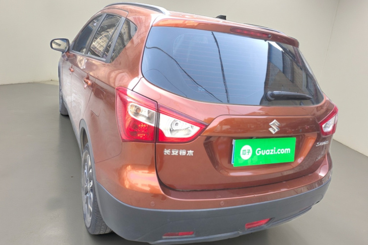 Suzuki SX4 S-CROSS 2018 imagem de carro #5