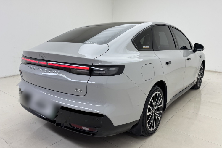 零跑汽车 零跑B01 2025 汽车图片 #5