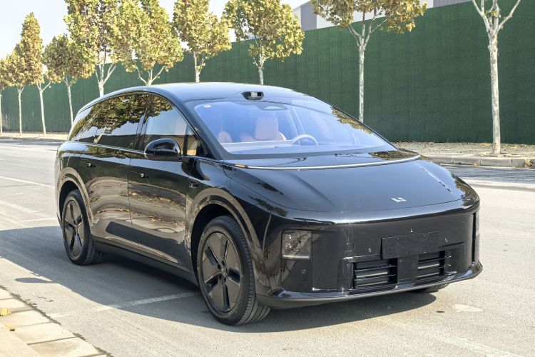 Li i8 2025 изображение автомобиля #5