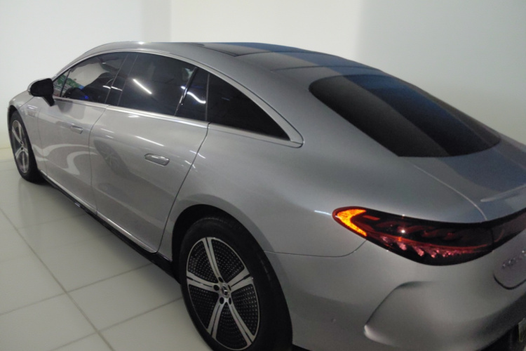 Mercedes-Benz EQS Class 2024 car image #5