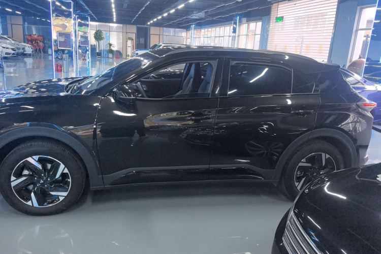 哪吒汽车 哪吒X 2023 #5 哪吒汽车 哪吒X 2023 汽车图片 #5