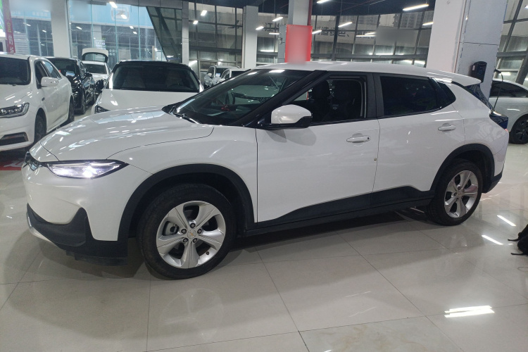 Chevrolet Charm 2024 car image #5