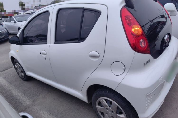 BYD e1 2020 #5 BYD e1 2020 car image #5