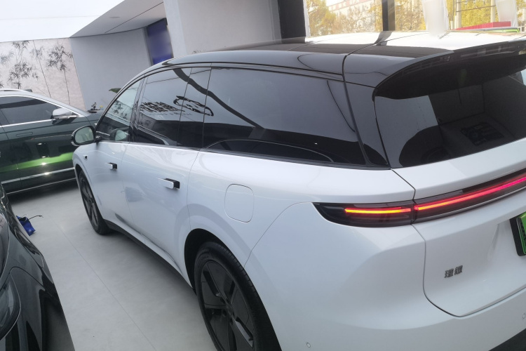 Li i8 2025 изображение автомобиля #5