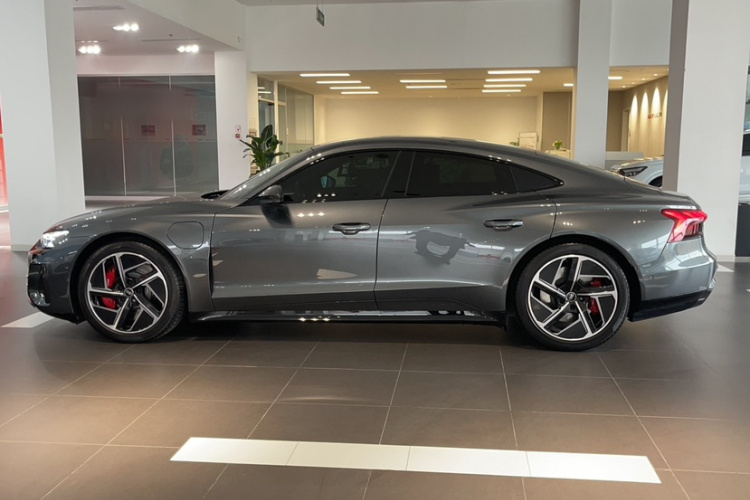 Audi RS e-tron GT 2024 car image #5