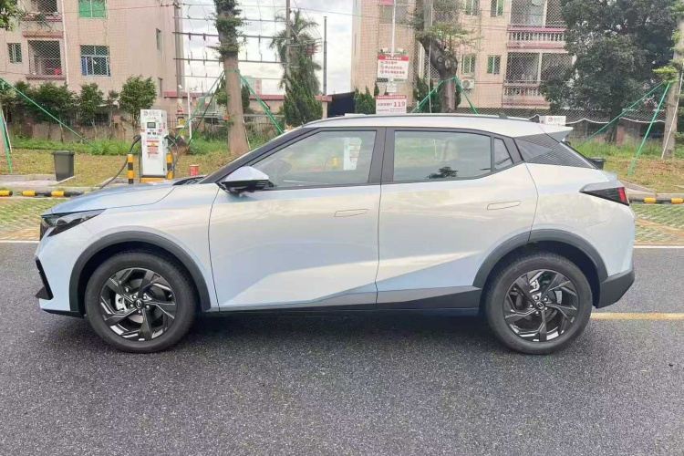 GAC Trumpchi GS3 2025 #5 GAC Trumpchi GS3 2025 car image #5
