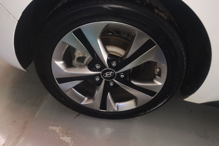 Hyundai Lafesta 2020 car image #5