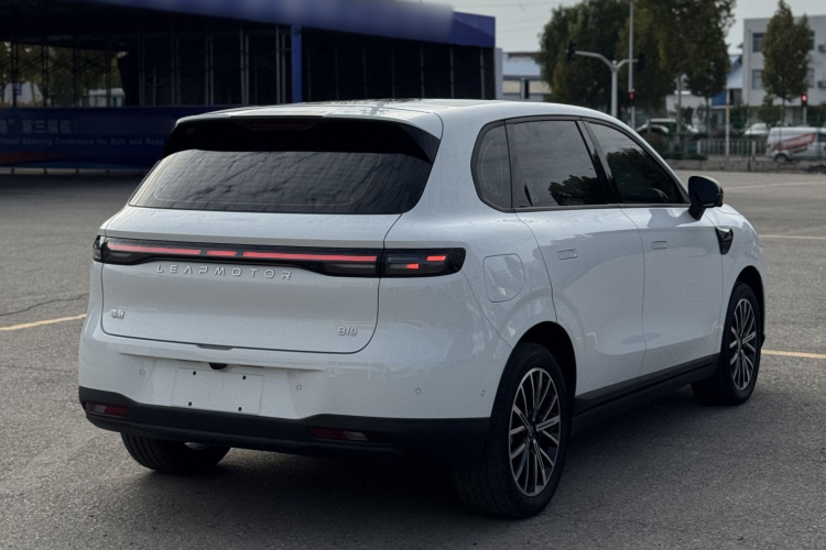 零跑汽车 零跑B10 2025 汽车图片 #5