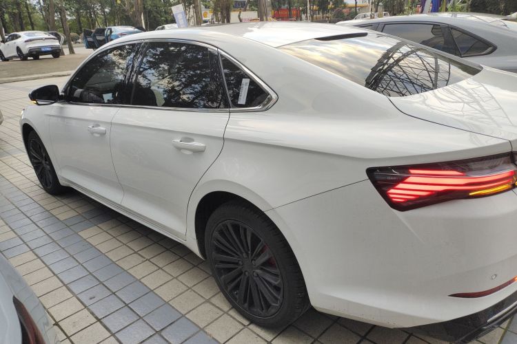 GEELY PrefaceL 2024 #5 GEELY PrefaceL 2024 car image #5