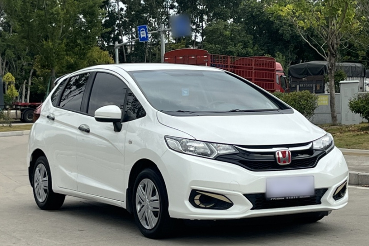 Honda Fit (Imported) 2019 car image #5