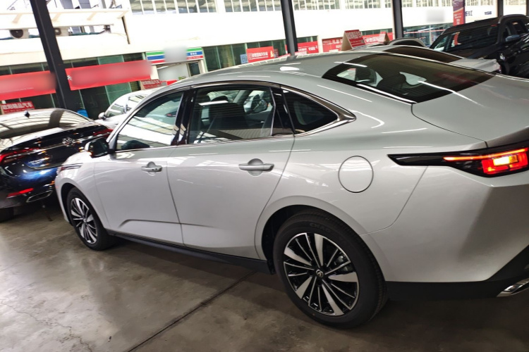 Changan EadoPHEV 2025 car image #5