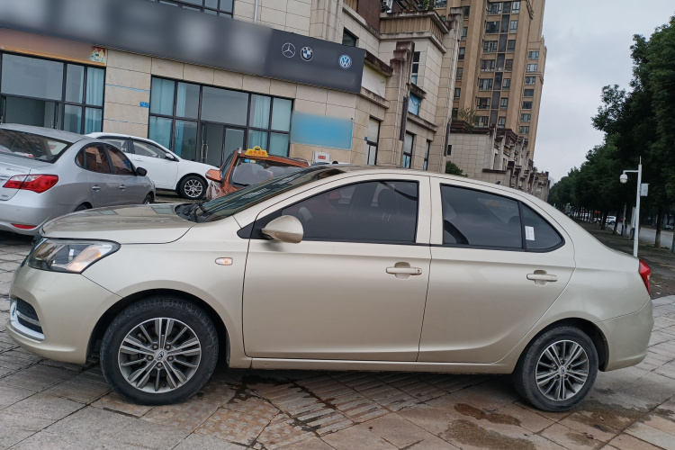 Kaiyi E3 2018 #5 Kaiyi E3 2018 car image #5