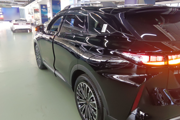 Exceed Yaoguang C-DM 2025 #5 Exceed Yaoguang C-DM 2025 car image #5