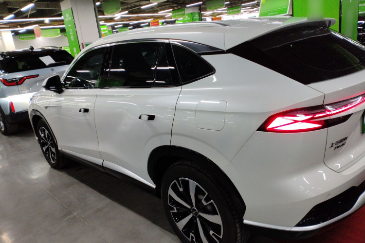 Roewe D5X DMH 2024 image de voiture #5