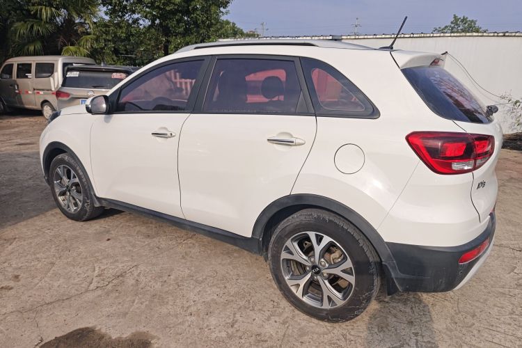 Kia Stonic 2016 image de voiture #5