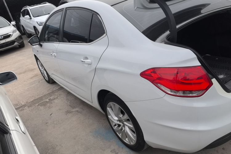 Citroen C4L 2015 image de voiture #5