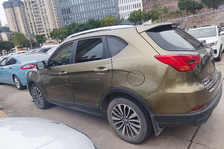 GAC Trumpchi GS5 Super 2015 #5 GAC Trumpchi GS5 Super 2015 car image #5