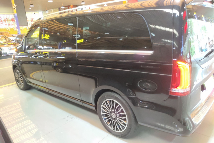 Mercedes-Benz V Class 2020 immagine di auto #5