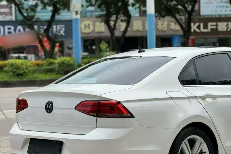 Volkswagen Lamando 2015 immagine di auto #5