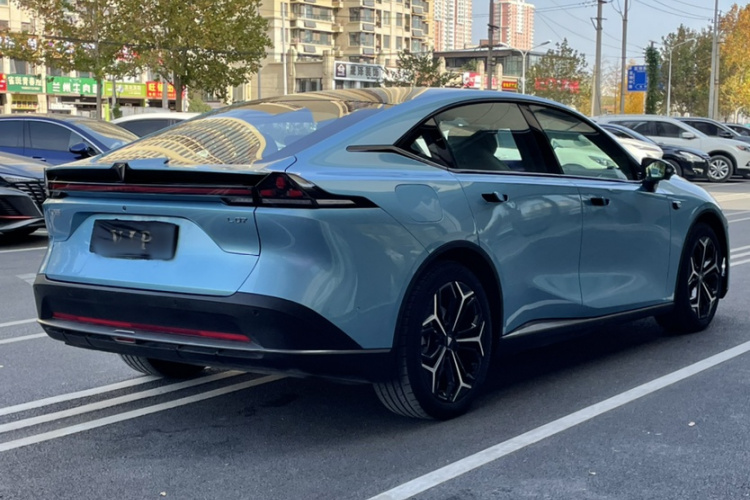 Deepal L07 2024 #5 Deepal L07 2024 car image #5