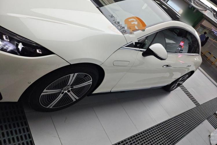 Mercedes-Benz EQS Class 2023 car image #5