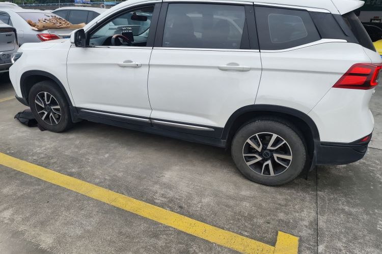 T5 2023 car image #5