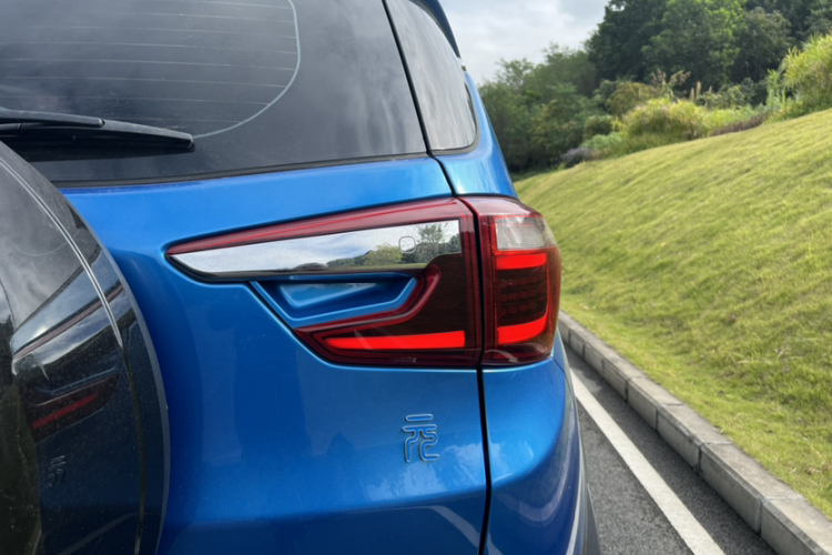 BYD Yuan New Energy 2019 immagine di auto #5