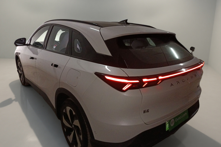 ARCFOX极狐 极狐 阿尔法T5 2025 汽车图片 #5