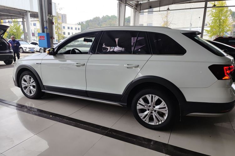 Volkswagen C-Trek 2018 immagine di auto #5