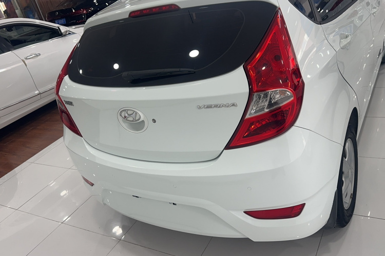 Hyundai Reina Hatchback 2015 #5 Hyundai Reina Hatchback 2015 immagine di auto #5