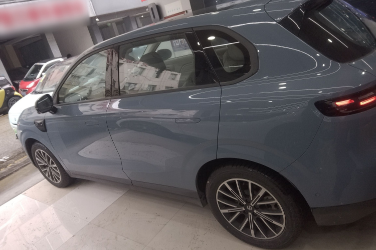 零跑汽车 零跑B10 2025 汽车图片 #5