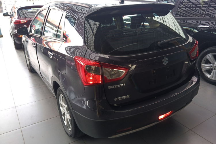 Suzuki S-Cross 2015 immagine di auto #5