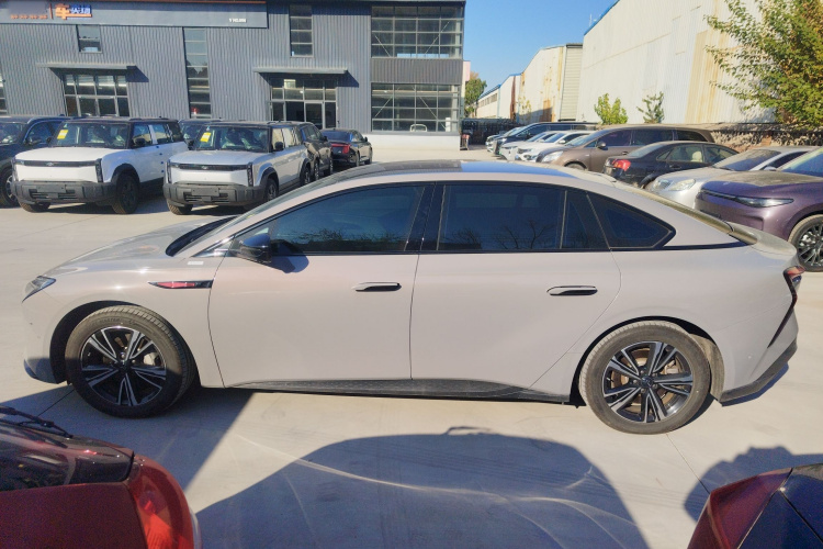 HongQi EH7 2024 car image #5