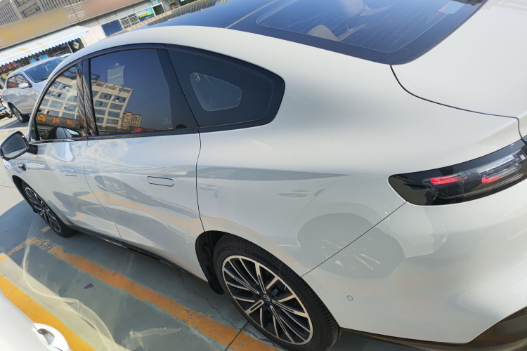 零跑汽车 零跑B01 2025 汽车图片 #5