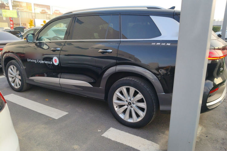 Audi Q6 2024 صورة سيارة #5