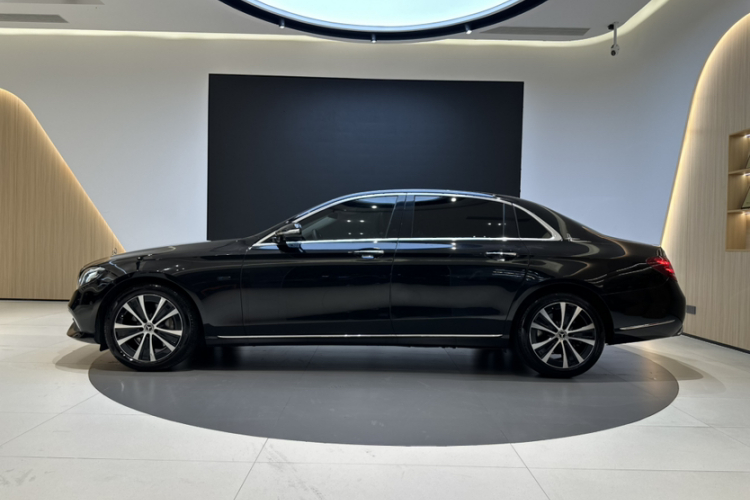 Mercedes-Benz E Class New Energy 2020 car image #5