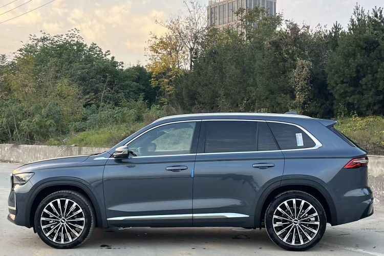 GEELY Monjaro MHEV 2025 car image #5