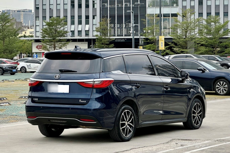 BYD Song MAX 2018 car image #5