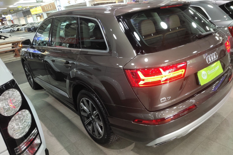 Audi Q7 2016 car image #5