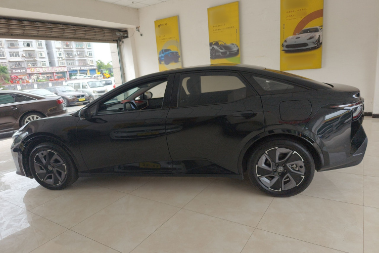 Toyota bZ3 2024 immagine di auto #5