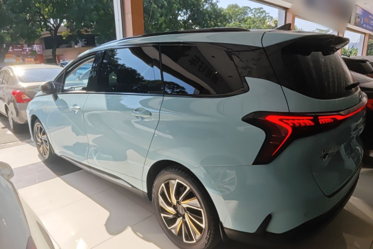 Forthing Yacht 2022 car image #5