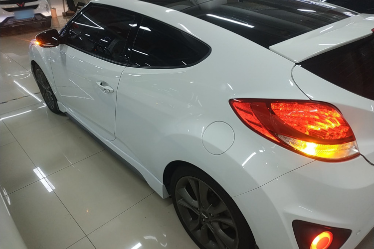 Hyundai Veloster 2015 #5 Hyundai Veloster 2015 car image #5
