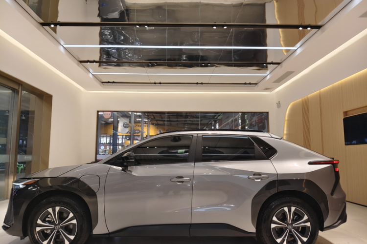 Toyota bZ4X 2023 #5 Toyota bZ4X 2023 immagine di auto #5