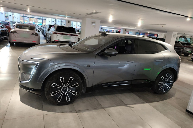 Avatr 07 2024 car image #5