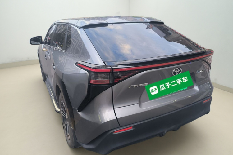 Toyota bZ4X 2023 immagine di auto #5